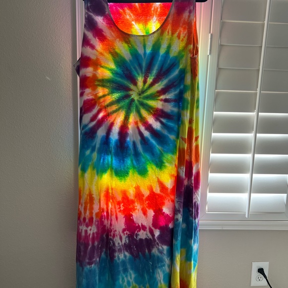 Tie Dye Sleeveless Midi Dress - Picture 2 of 3